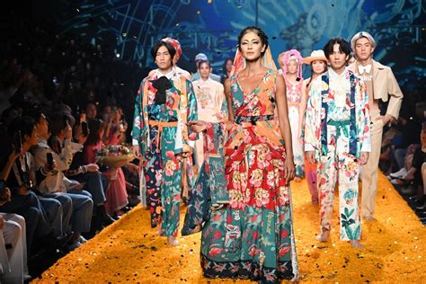 Bangkok Fashion Week 2017: A Kaleidoscope of Thai Textiles and Avant-Garde Innovations.