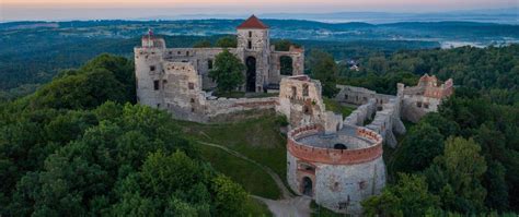 Pochórek: Powstanie przeciwko Mongolom w XIV-wiecznej Korei i Jego Wpływ na Kształtowanie się Tożsamości Narodowej